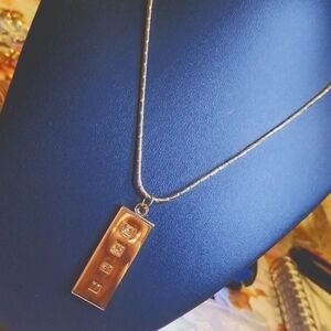 Gold Plated Ingot Pendant Commemorating Queen Elizabeth Silver Jubilee 25 Year